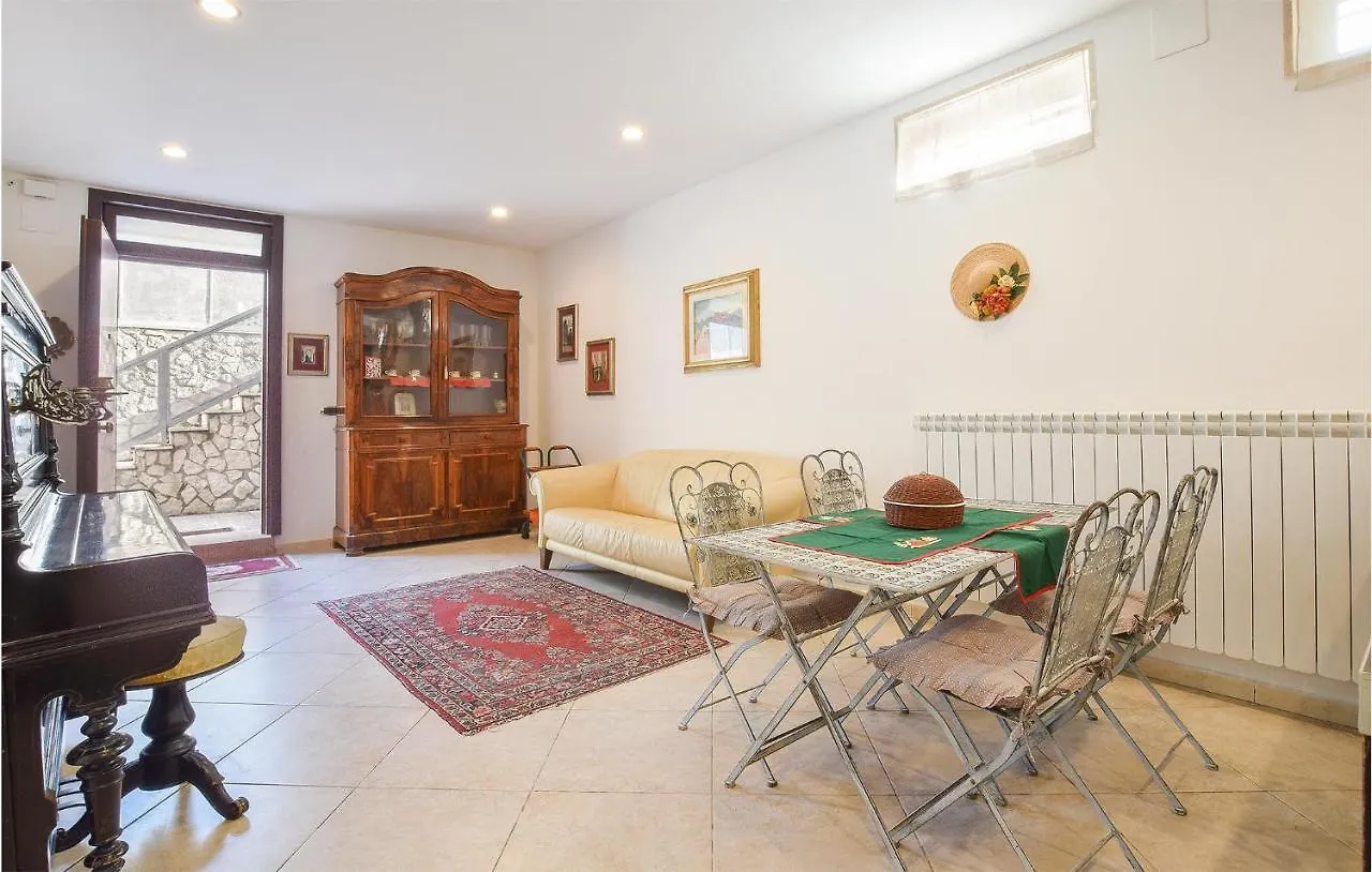 Stunning Apartment In Bari With 3 Bedrooms And Wifi